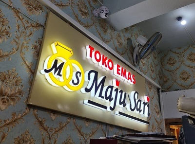 Toko Emas Maju Sari Storefront